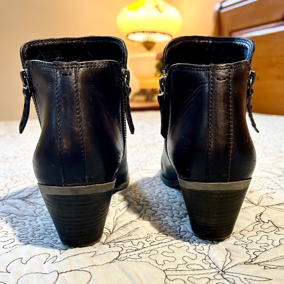 FRYE JUDITH Leather Double Zip
Ankle Boots in Black Sz 9 - Picture 3 of 12